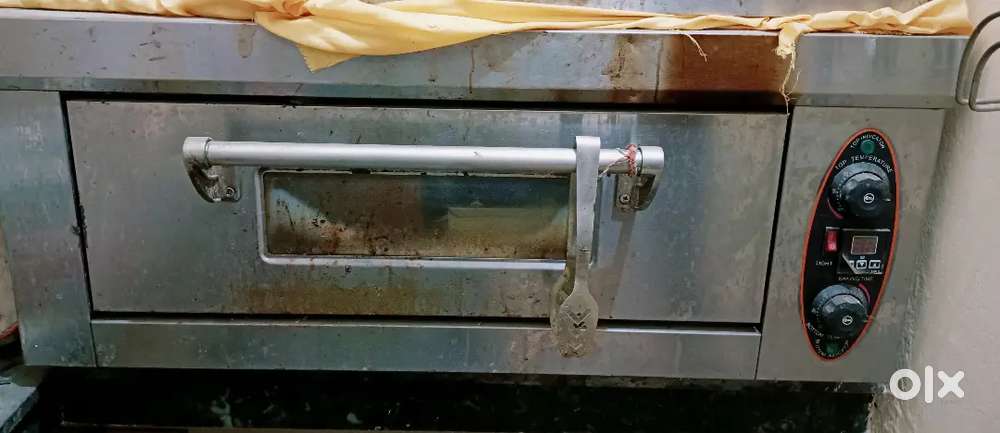 Commercial pizza oven