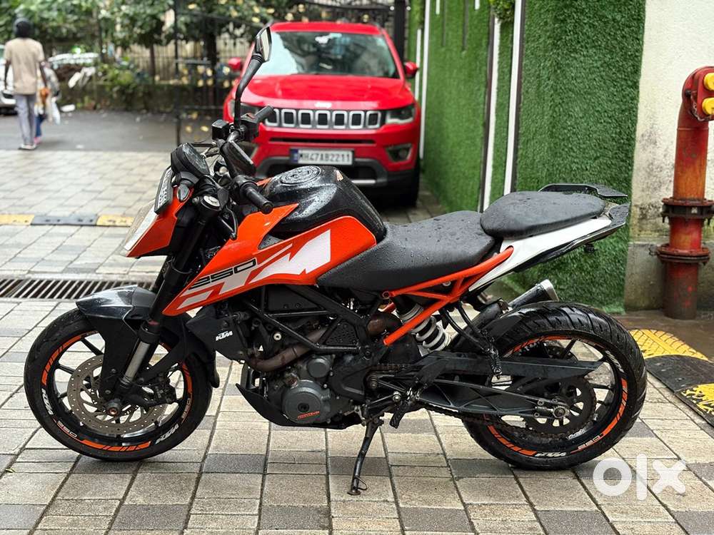 Ktm duke 250 model 2019 abs 3rd ownner