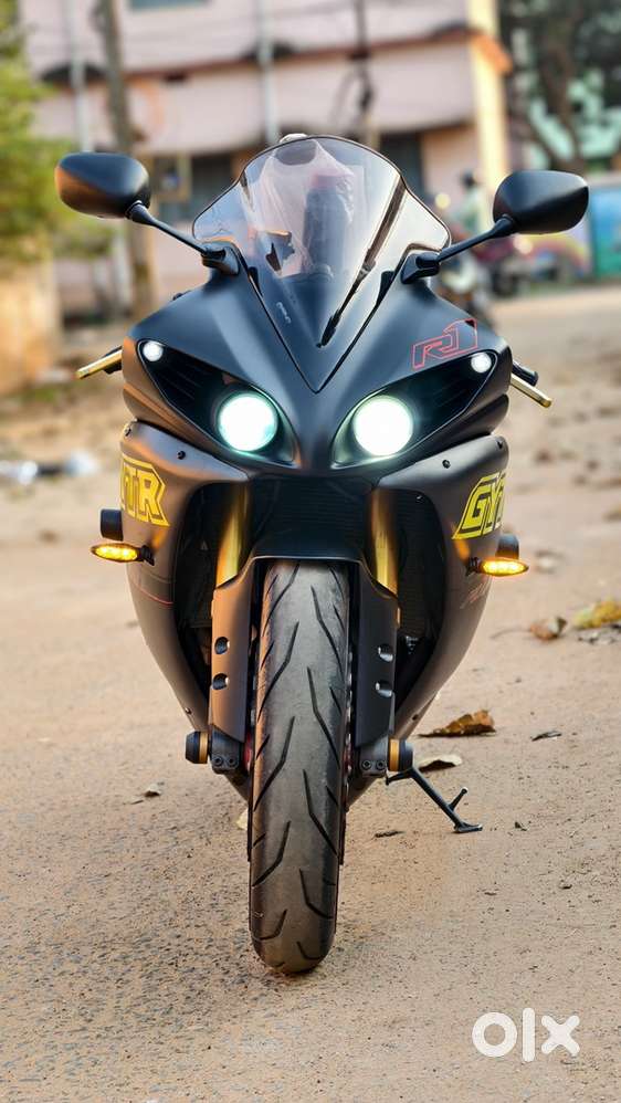 Yamaha YZF R1