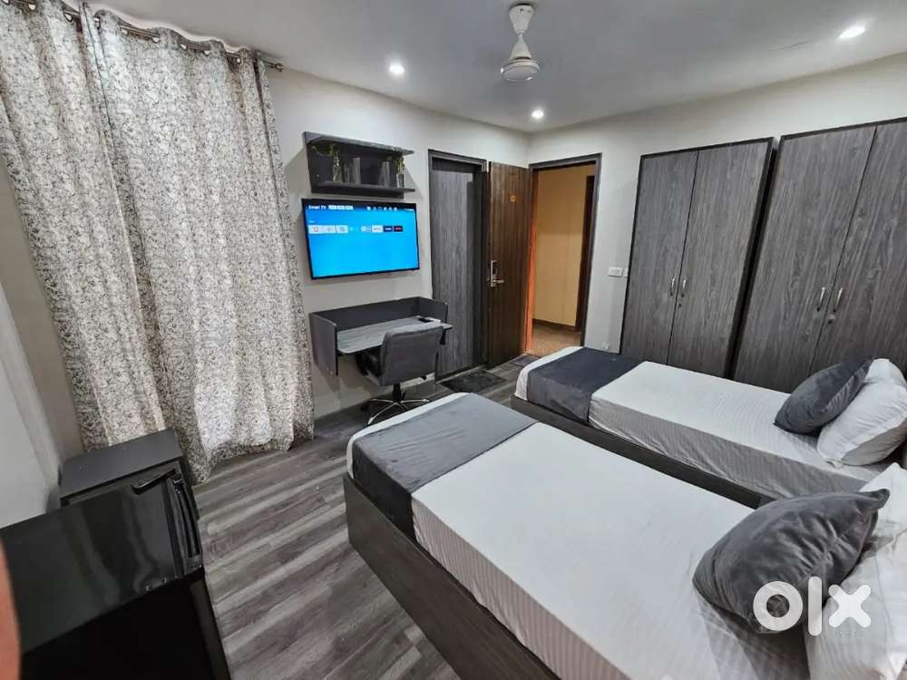 PG Near LeadVenture India, ResBird, Splendor, Good Earth Business Bay