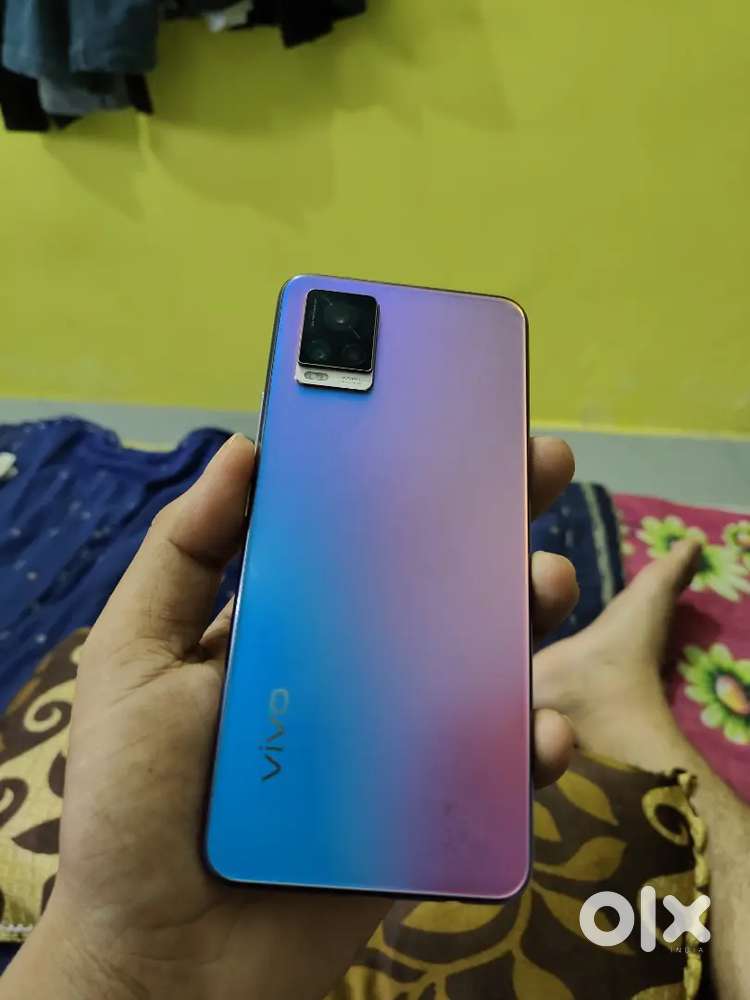 Vivo (v20) 256gb stroge and 11 month used