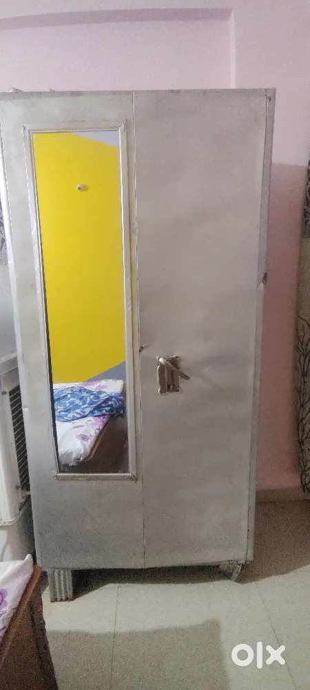 Used almirah for selling