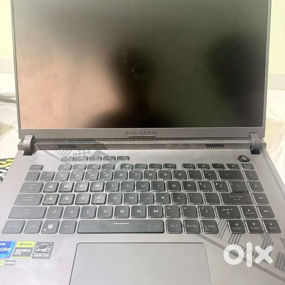 Asus rox strix gaming laptop