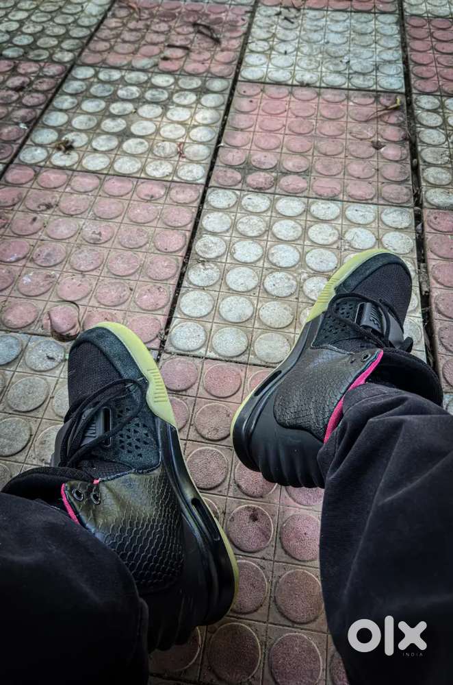 Nike Air yeezy 2 solar red