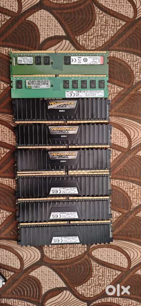 16 GB RAM Corsair Vengeance LPX