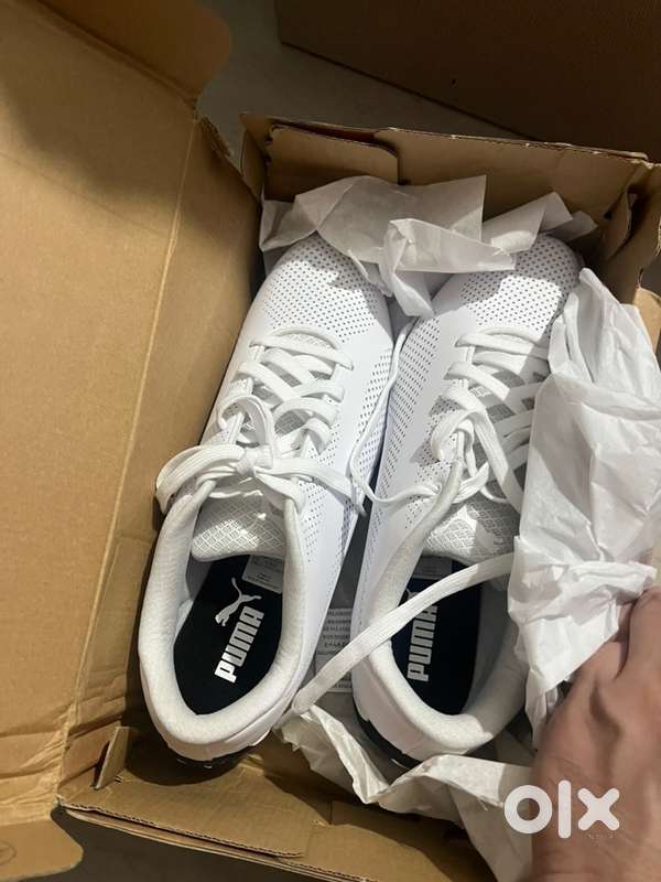 Puma white sneekers motor sports men woman size 8