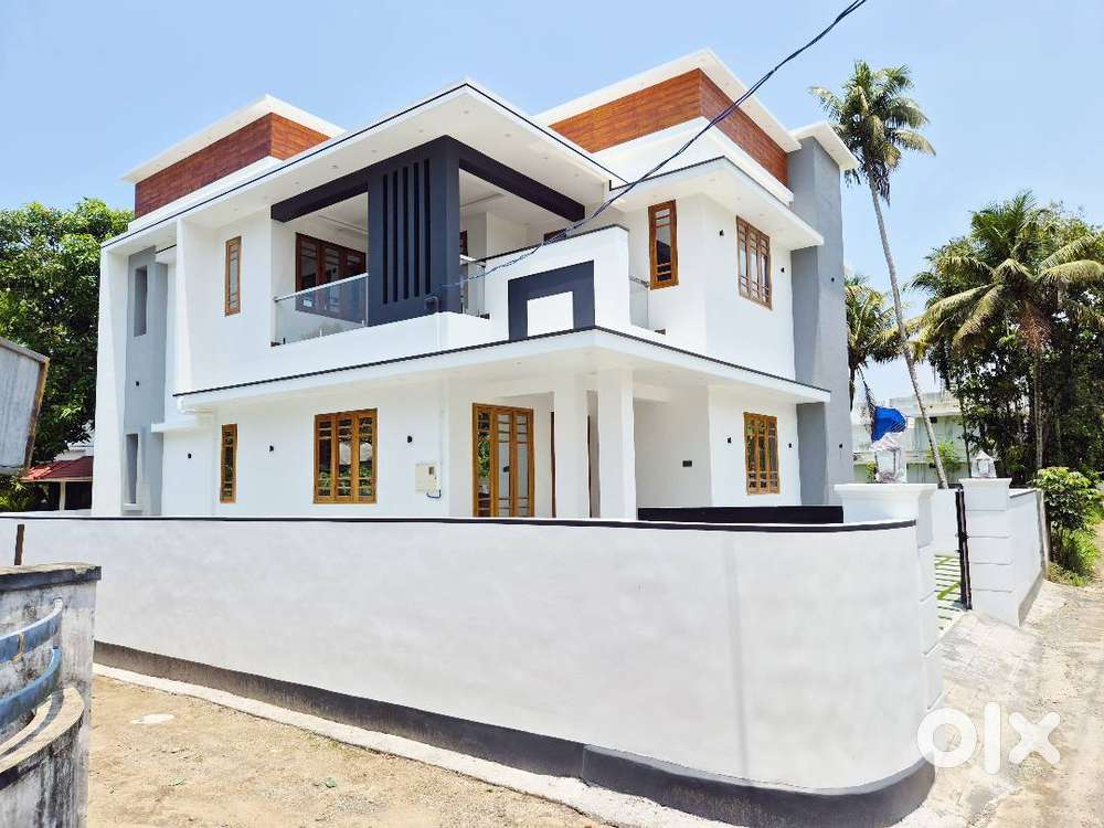 Premium 4BHK Villa for Sale – Koonammavu Junction, Varapuzha