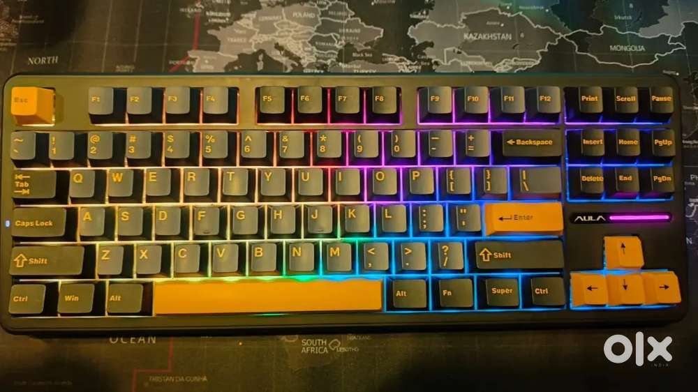 Aula F87 Pro Keyboard + Ant eSports Hand Rest