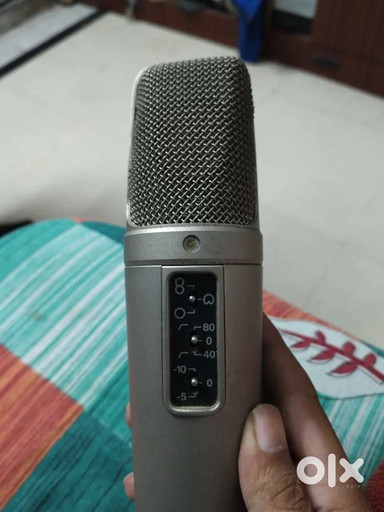 Studio setup ( rode nt2A mic , focusrite 2i2 interface , presonus moni