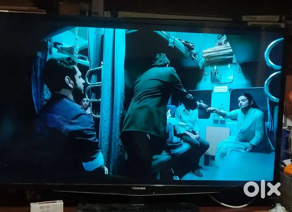 TOSHIBA 46 INCH LED WITH FIRESTICK