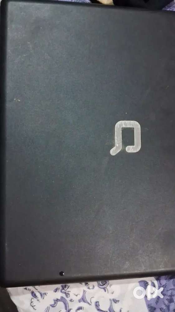 Compaq Presario C700 with Windows 10 in good condition