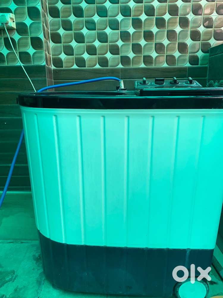 3 year old washing machine , 9.5 kg washing machine , in good condi
