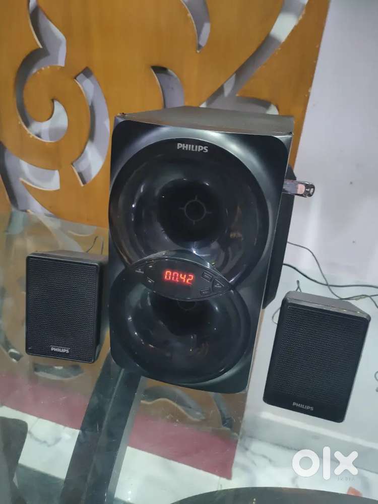 Philips 2.1 multimedia speaker bt aux usb and radio good working