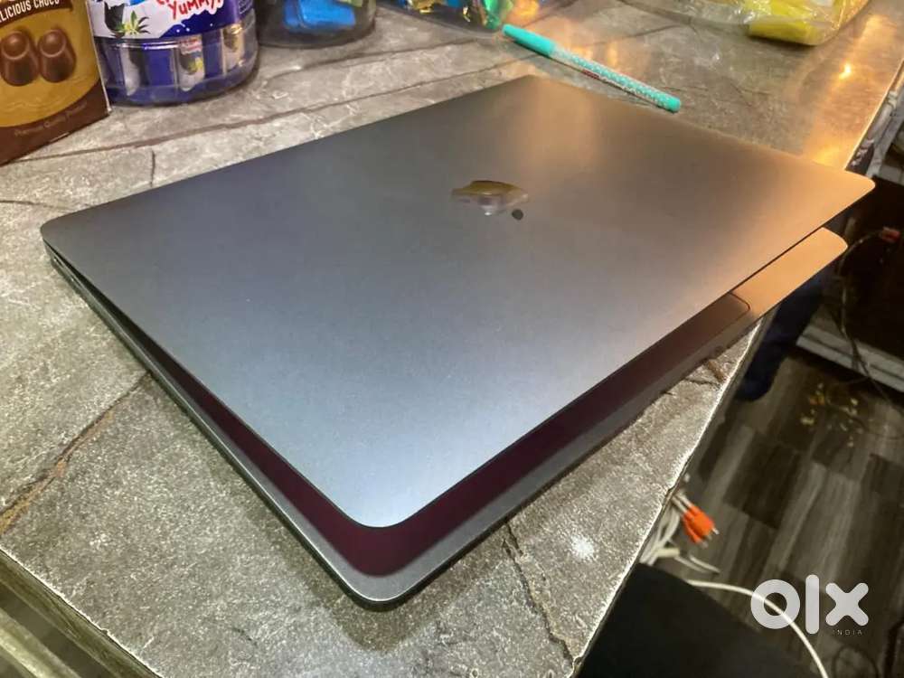 Apple mac book m1