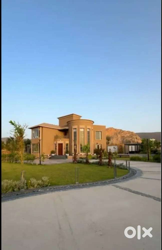 Need a female roommate for fully furnished villa with big garden area