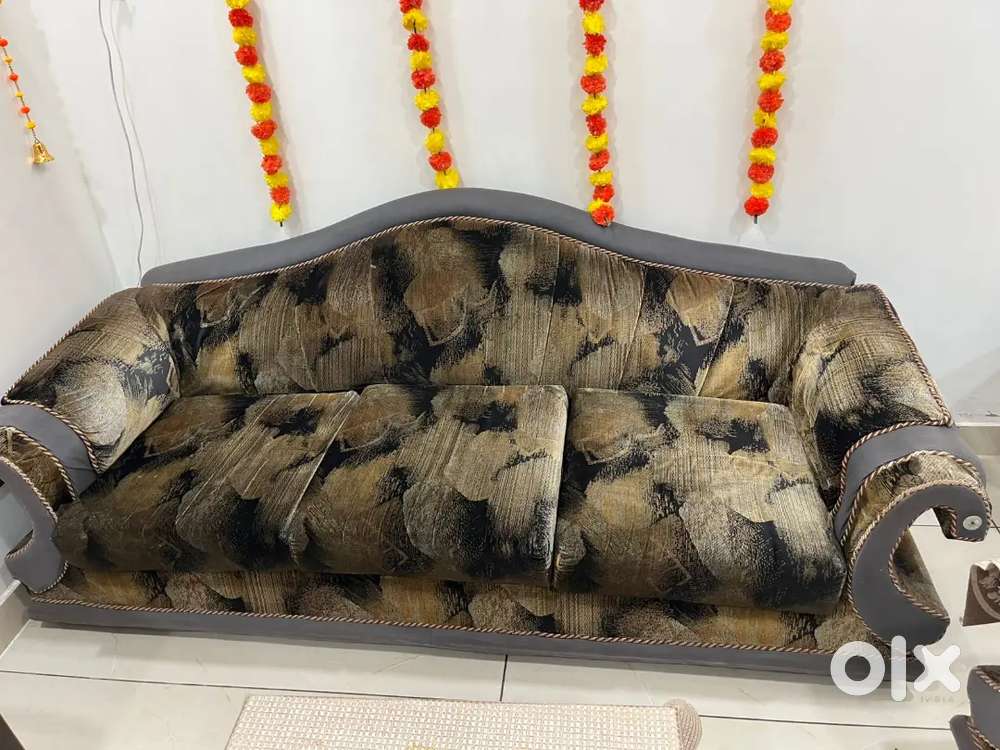 7 Seater Sofa good condition low budget