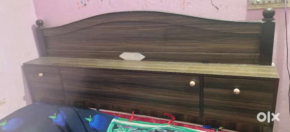 King size bed with box type 6 months old only