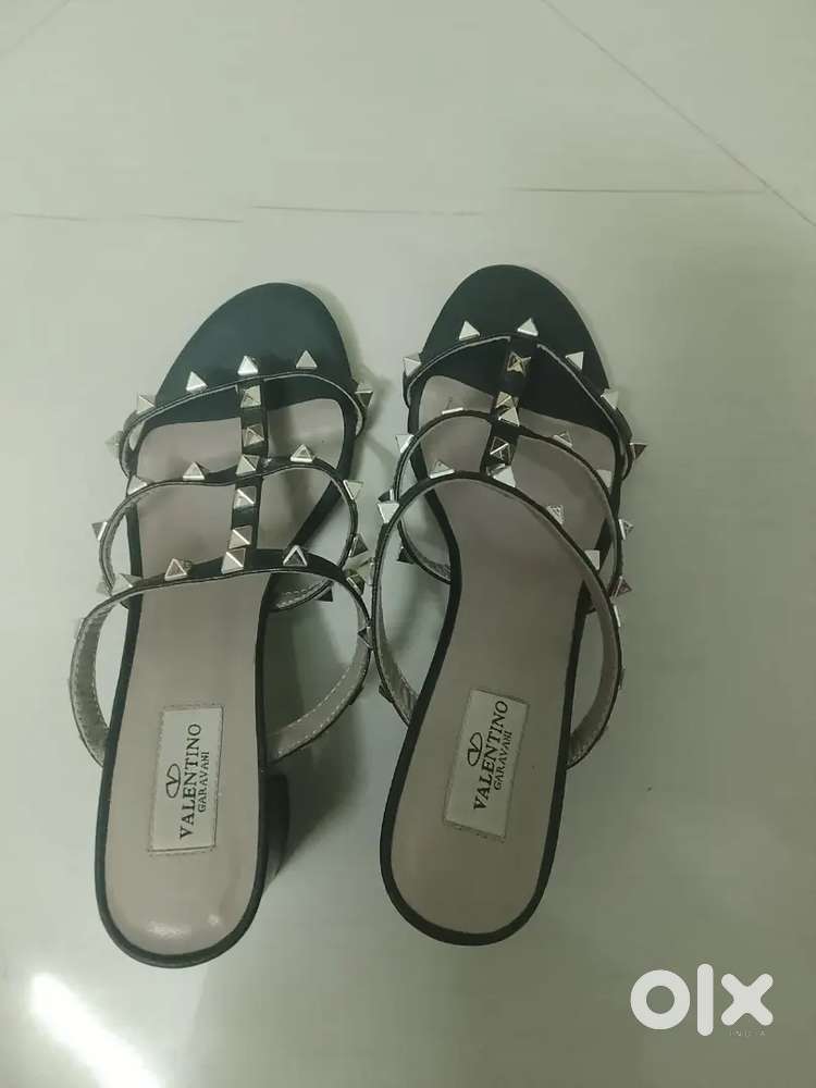 Valentino garavani slippers