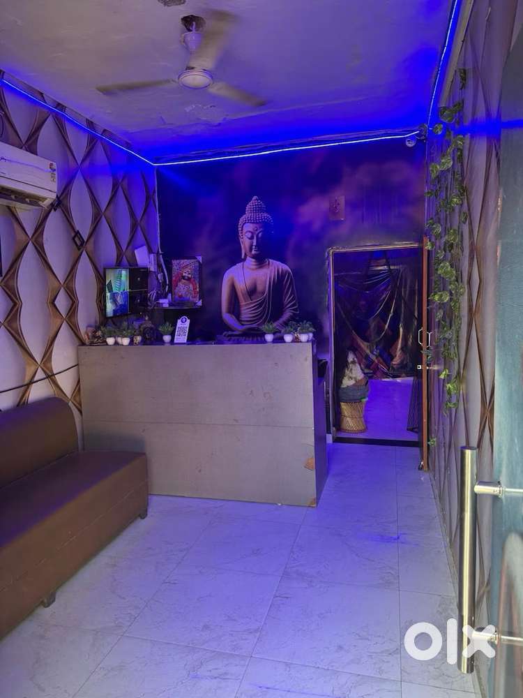 Looking for charming female for receptionist job