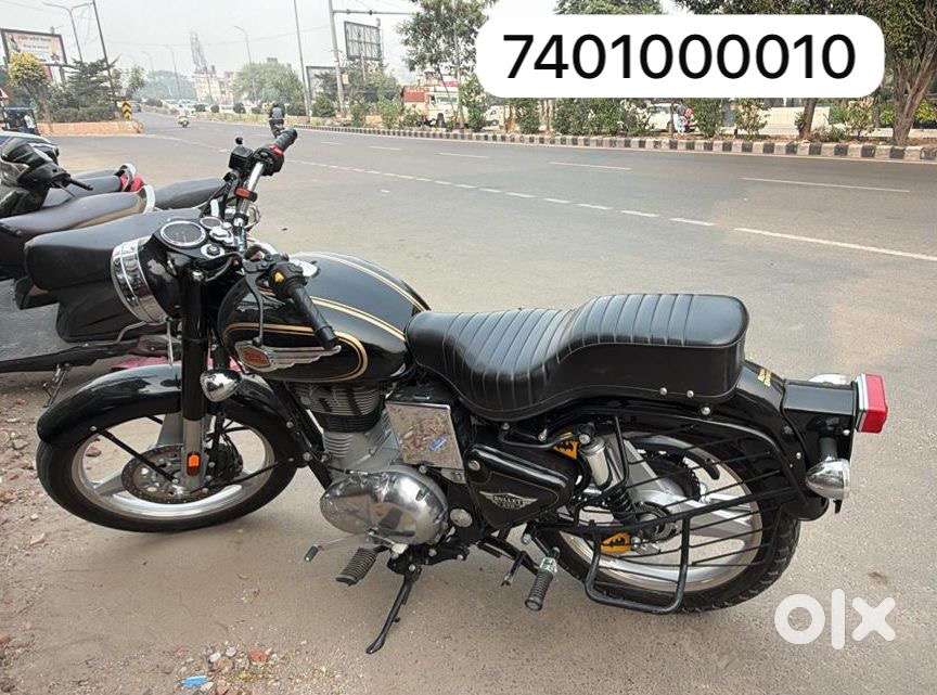 BULLET STANDARD 350. VIP NO 1st owner next to showroom alloy wheels