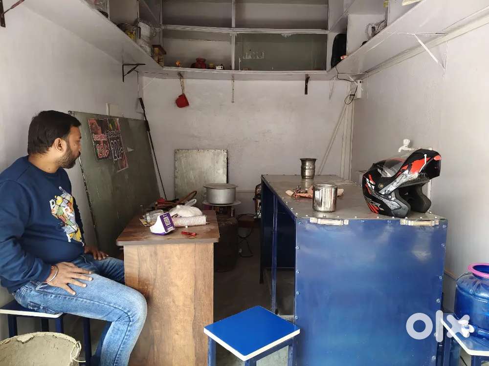 Nasta dukan Staff ki Jaroorat h