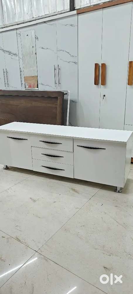 5x2 size tv unit frosti white colour