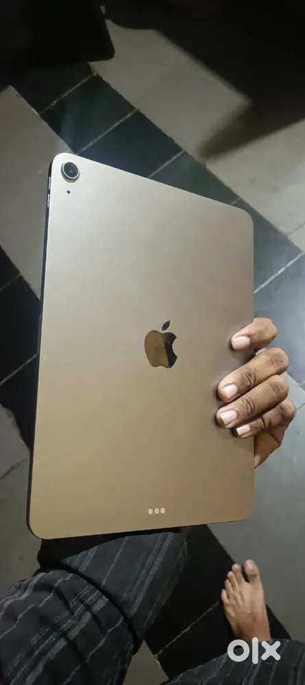 iPad Air m3 good condition