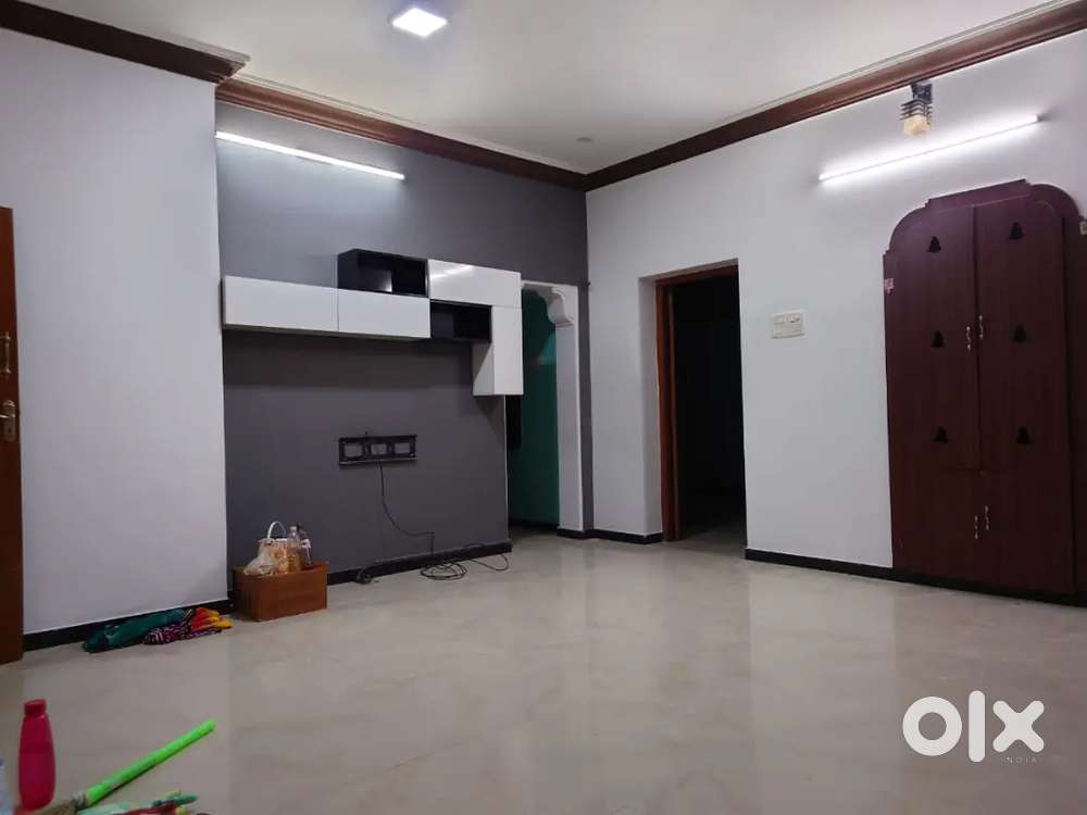 2Bhk house for rent with car parking