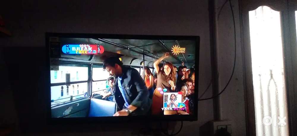 SUNTECH NEW Smart TV 4months old