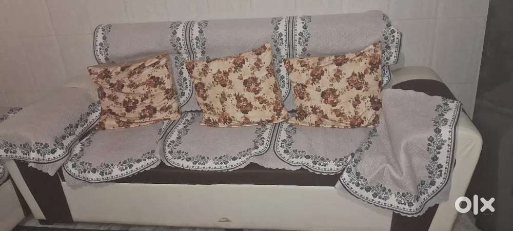 Good condition sofa ad 2month old only