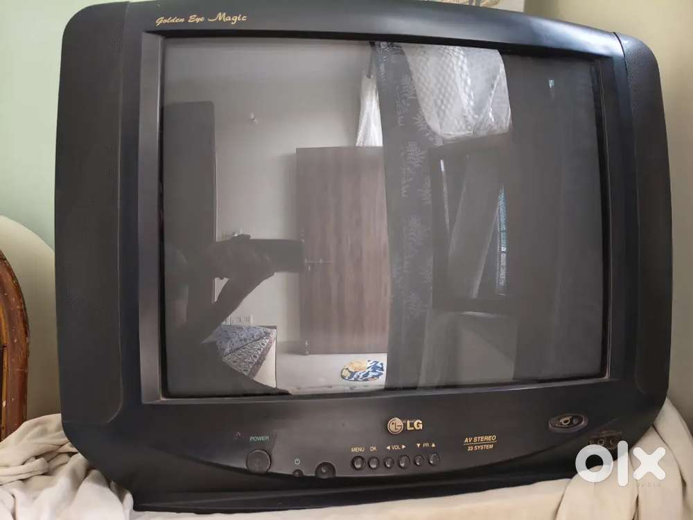 LG golden eye TV
