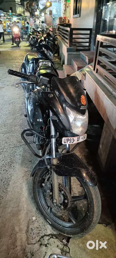 HERO HUNK मोटरसाइकिल UP 93 तत्काल बेचना है संपर्क करें