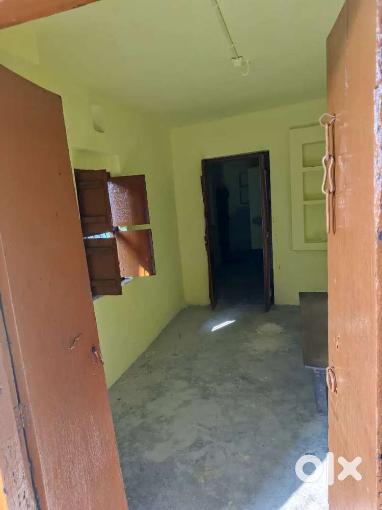 ROOM  FOR RENT NEAR GANDHI CHOWK