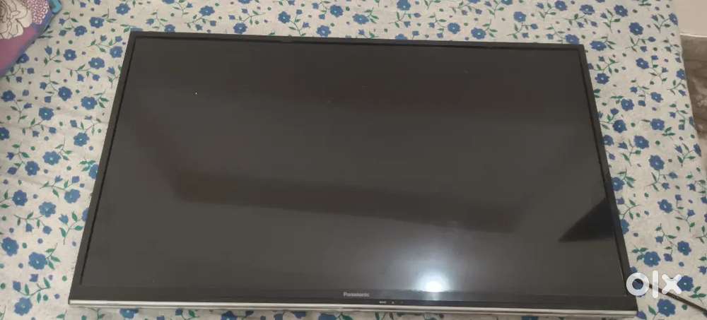 Panasonic TV ( 40 Inch ) model no. TH-L39EM6D