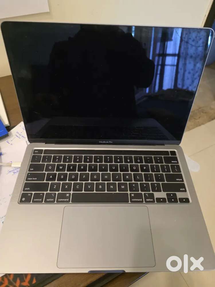 Laptop macbook pro M1 8 go 256