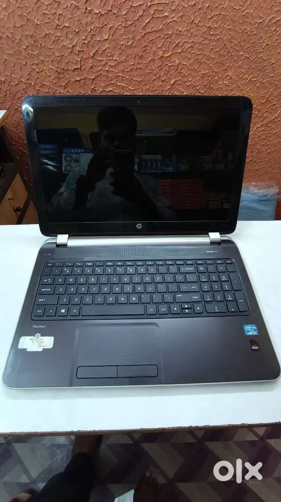 Hp i3 laptop at very low price