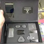 Blackberry porsche desing P9983