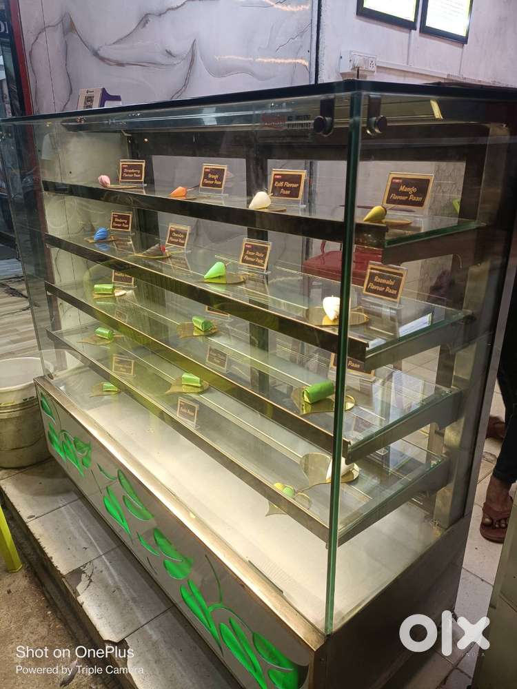 Shop Display Unit with light in it