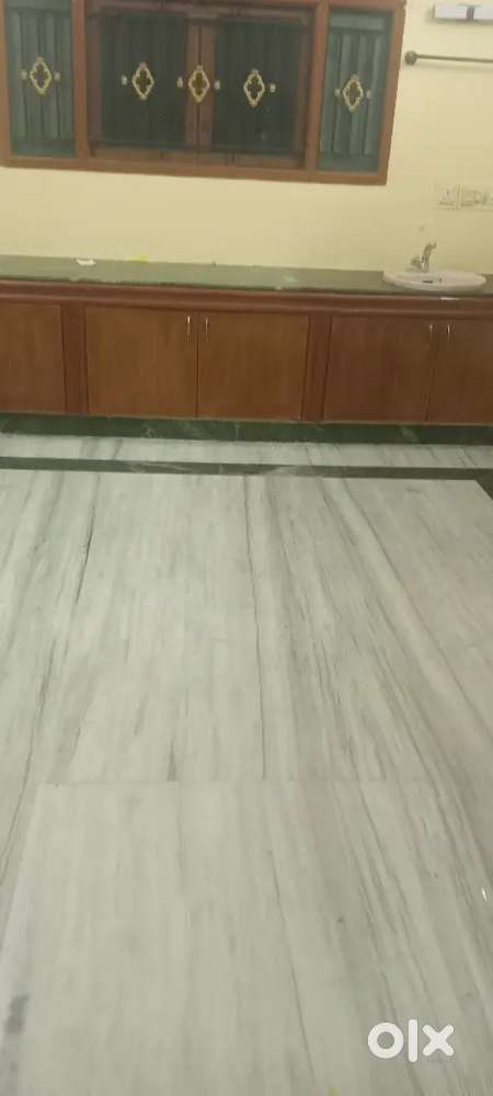 1 BHK for rent family or bacelars near murugan kaleanmendpam velachry