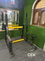 Commercial Heavy Duty Squat Rack  600 kg Capacity  Durable Strength