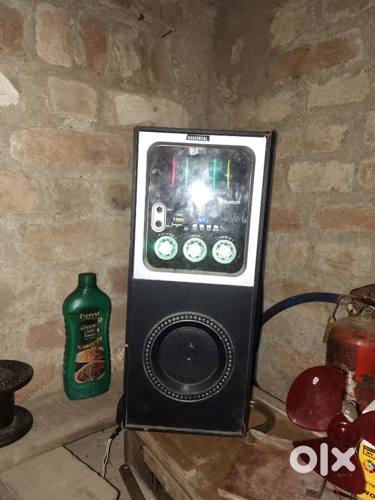 Home theatre speaker