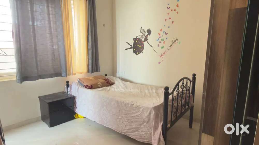 Fully furnished pg in Madipakkam with AC and WiFi