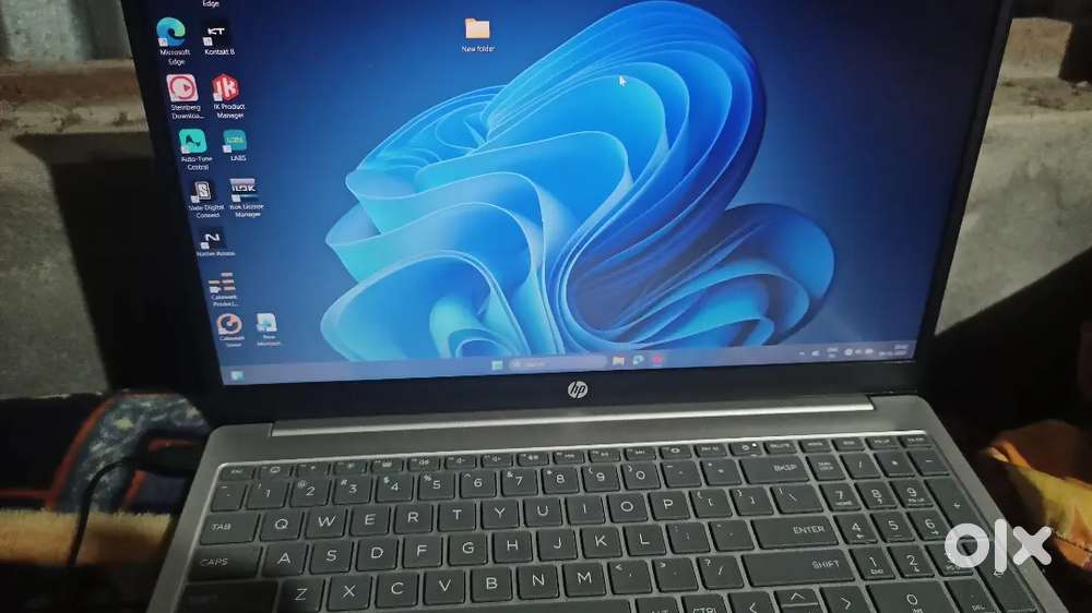 Hp ryzen 3 7300u 7 month old new condition