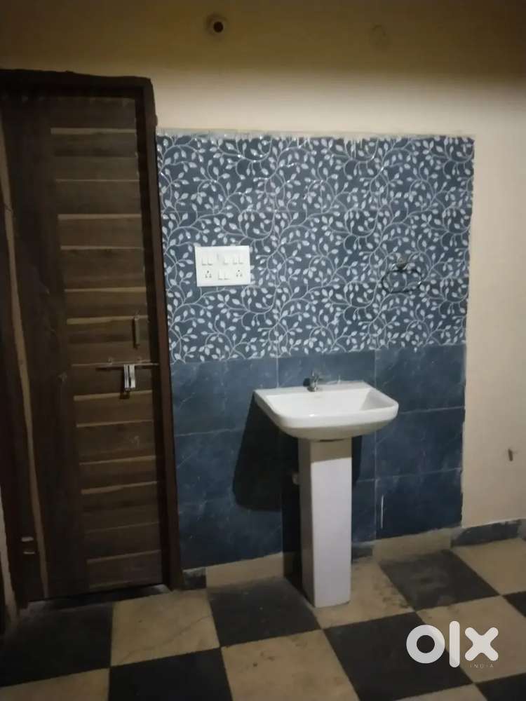 1 BHK Flat only for family & Girls
