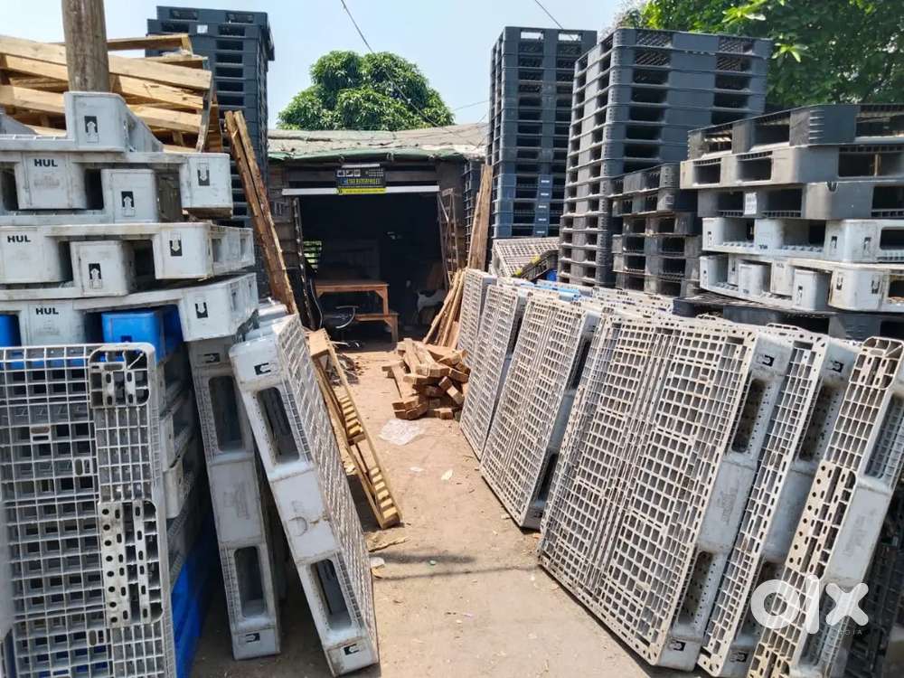 PLASTIC PALLET
