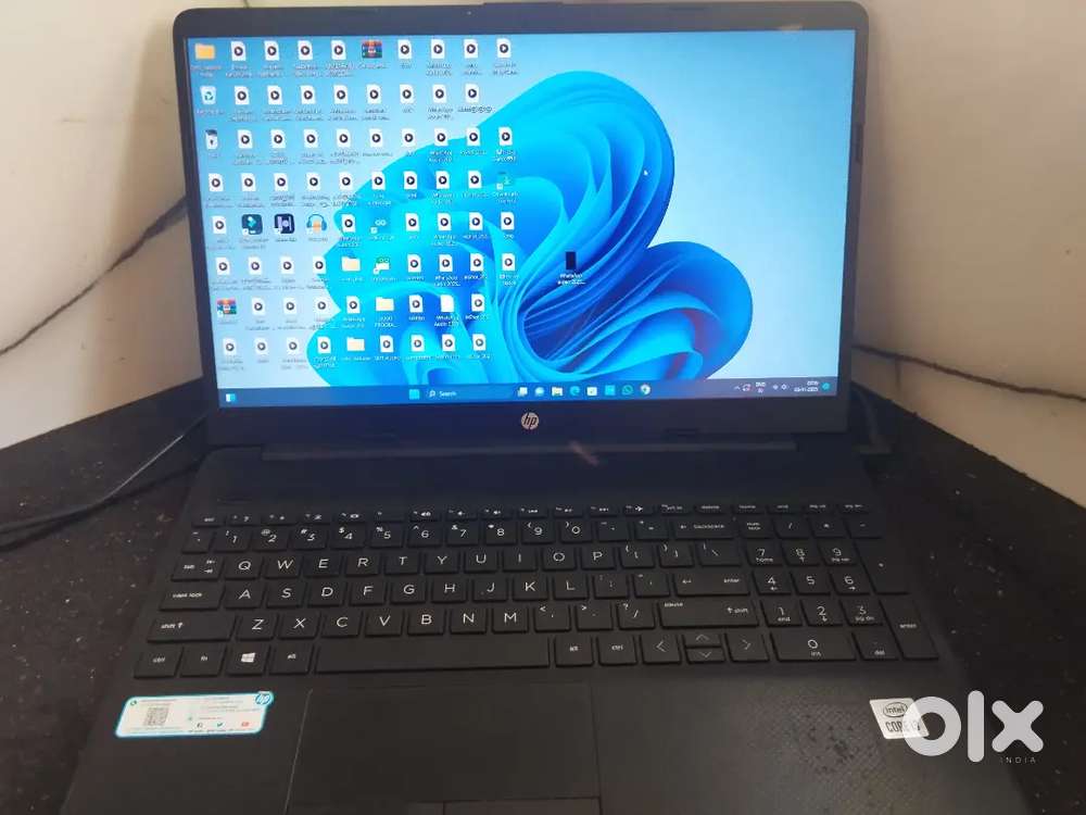 HP Laptop i3