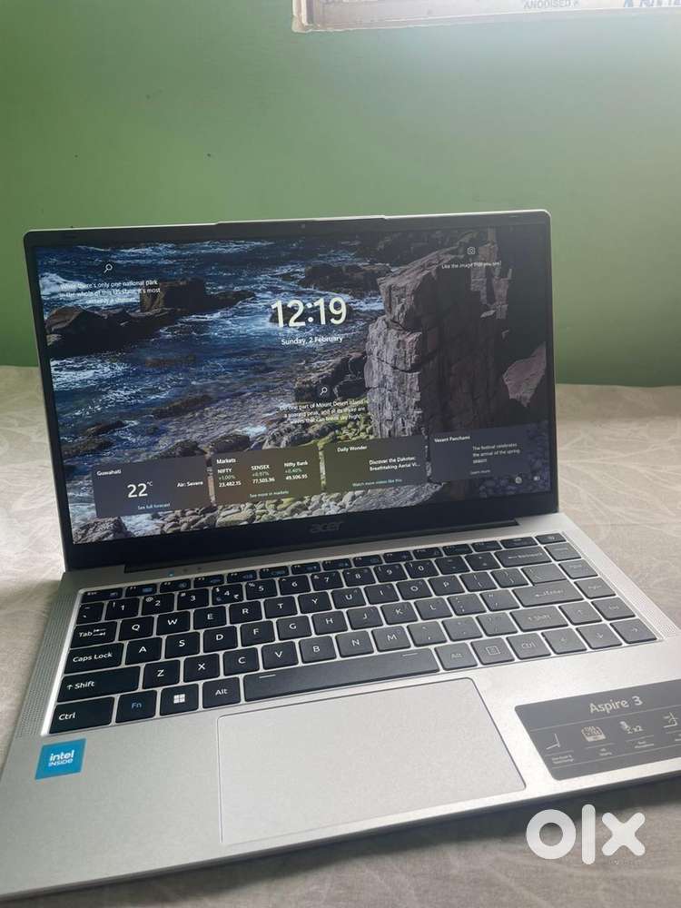 Brand new Laptop 4 month old with box