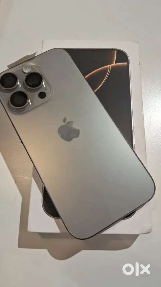 IPHONE 16 PRO (2 MONTH OLD PHONE)