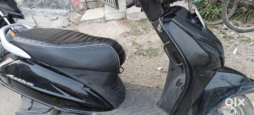 Activa 2017 single handedly used by women