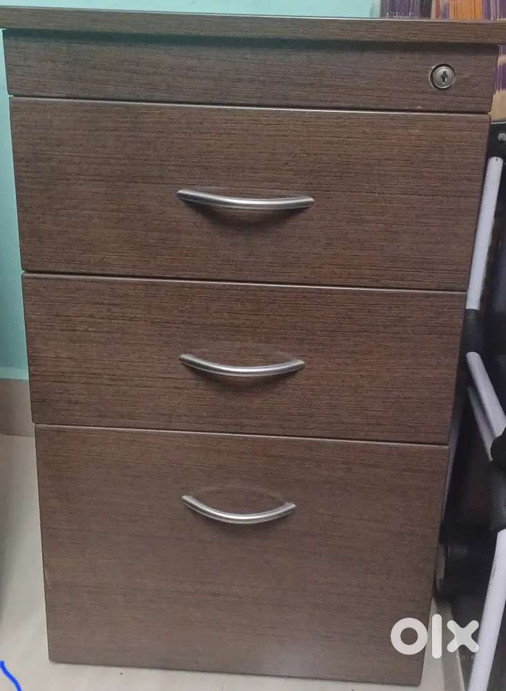 Side table with 3 drawers for documents